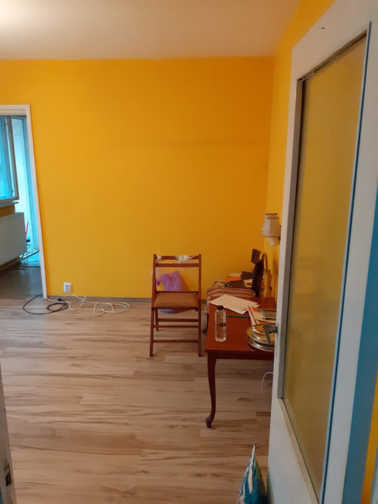 Apartament 2 camere semidecomandate in zona Casa Cultura