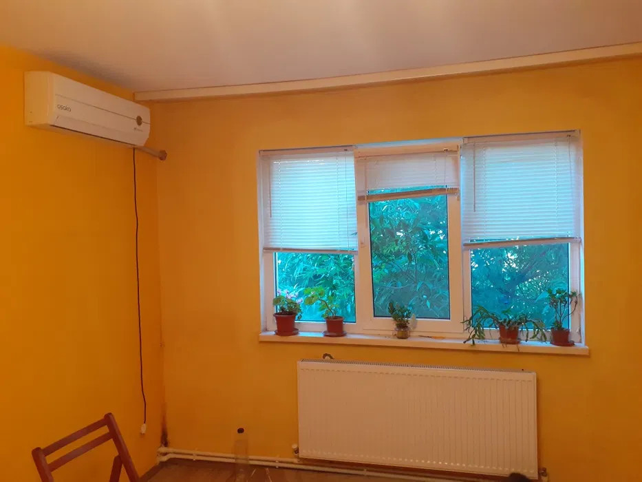 Apartament 2 camere semidecomandate in zona Casa Cultura
