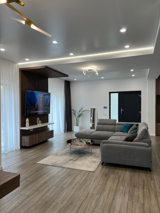 Casa P+1E in OVIDIU