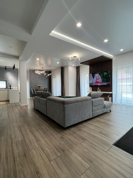 Casa P+1E in OVIDIU
