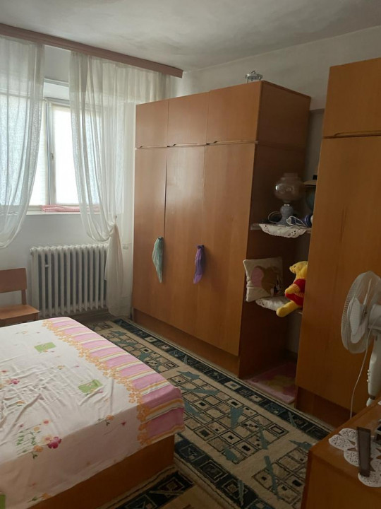 apartament cu 3 camere decomandate confort 0 la TROCADERO - CASA DE CULTURA