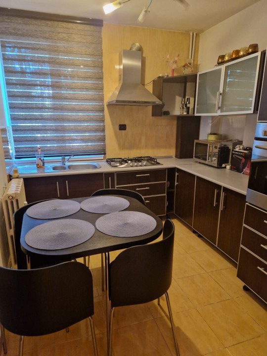 apartament cu 2 camere semidecomandate, situat in zona CENTRU - TEATRUL FANTASIO