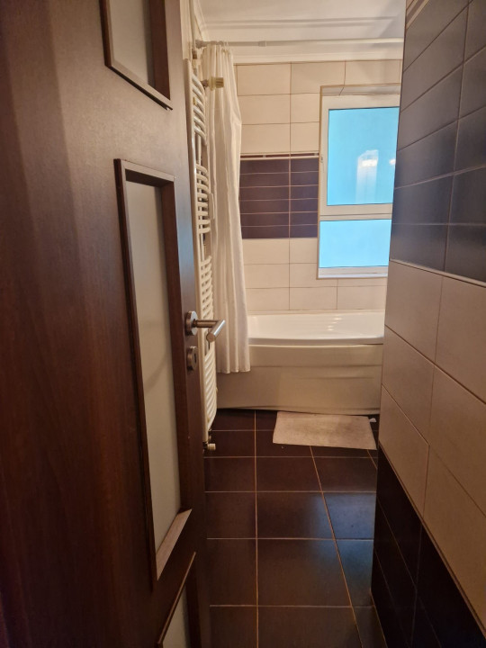 apartament cu 2 camere semidecomandate, situat in zona CENTRU - TEATRUL FANTASIO