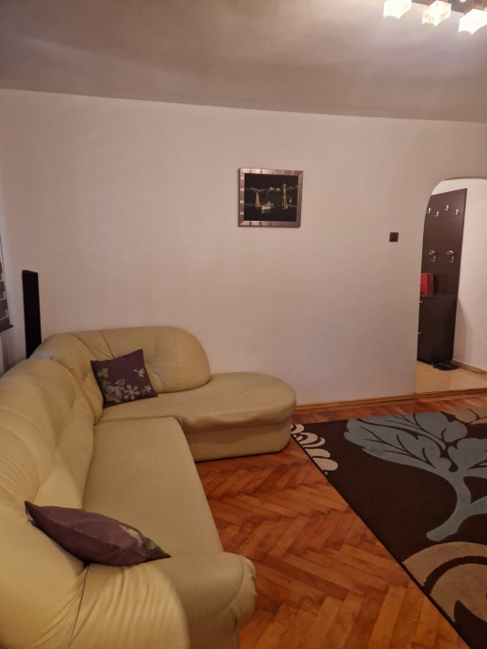 apartament cu 2 camere semidecomandate, situat in zona CENTRU - TEATRUL FANTASIO