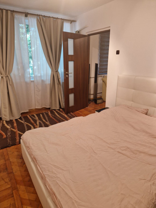 apartament cu 2 camere semidecomandate, situat in zona CENTRU - TEATRUL FANTASIO