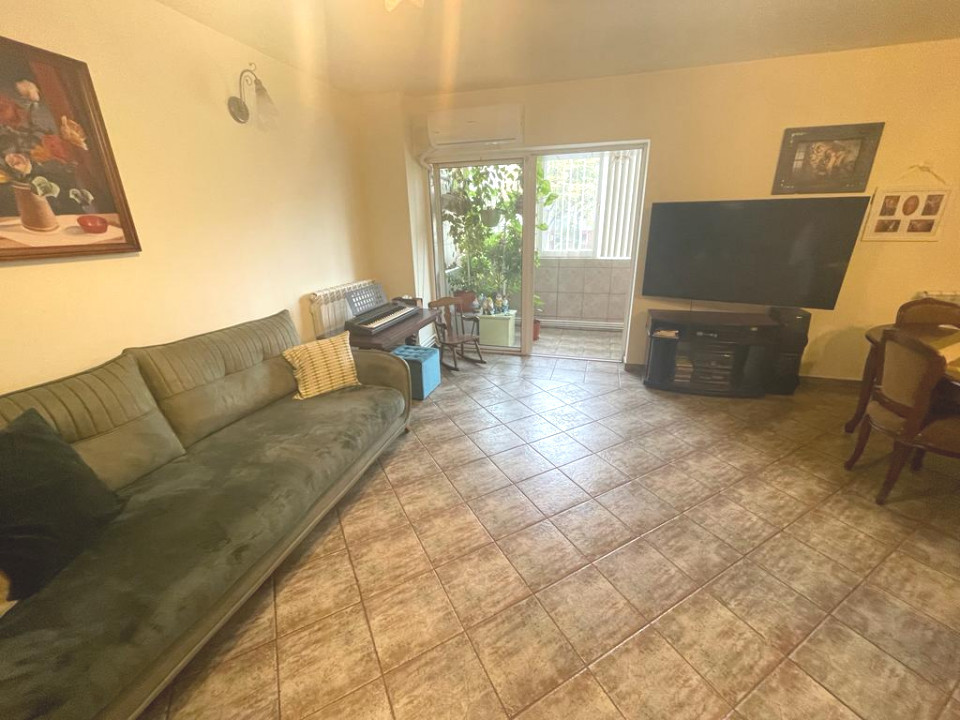 apartament cu  3 camere decomandate confort 0, la TROCADERO, etaj 1