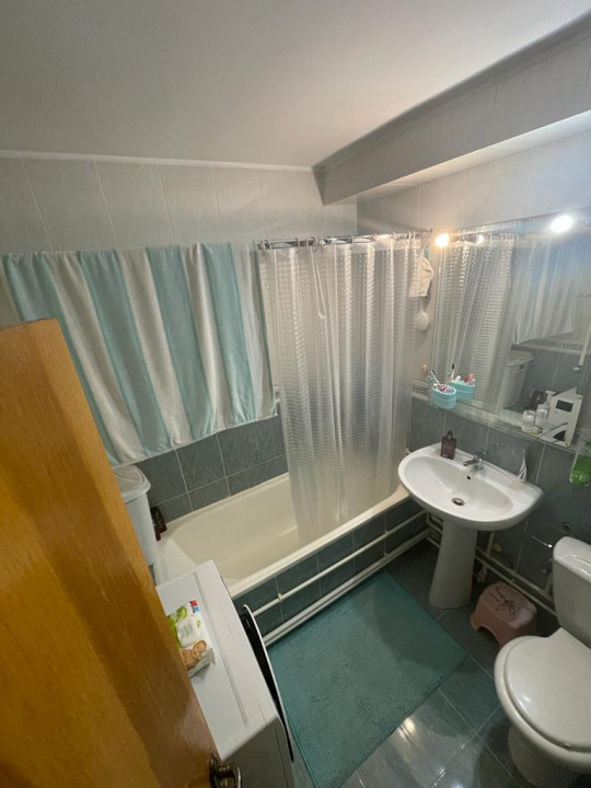 apartament cu  3 camere decomandate confort 0, la TROCADERO, etaj 1