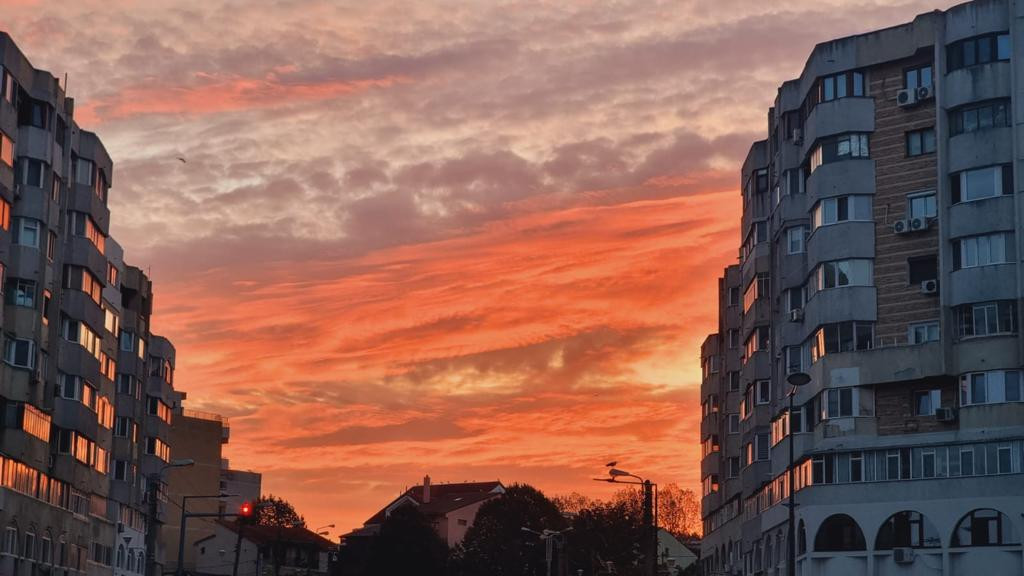 apartament cu  3 camere decomandate confort 0, la TROCADERO, etaj 1