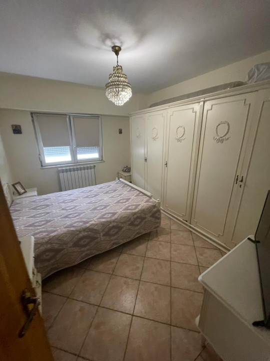 apartament cu  3 camere decomandate confort 0, la TROCADERO, etaj 1