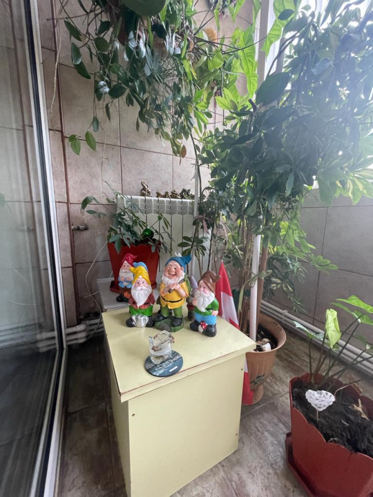 apartament cu  3 camere decomandate confort 0, la TROCADERO, etaj 1