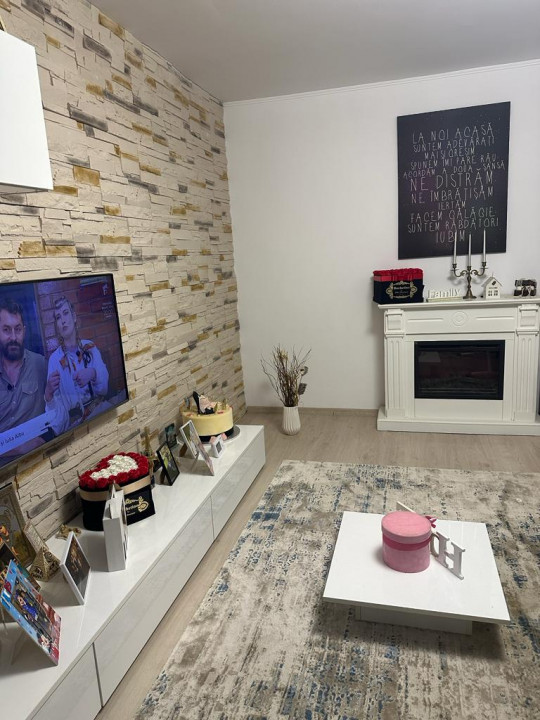 Apartament cu 3 camere decomandate in zona POARTA 6
