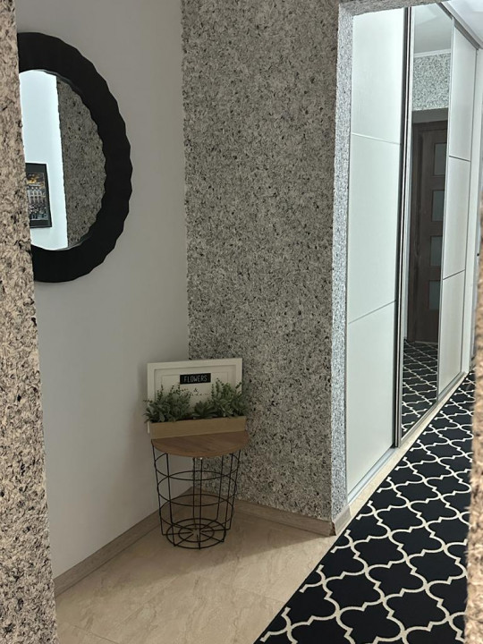 Apartament cu 3 camere decomandate in zona POARTA 6