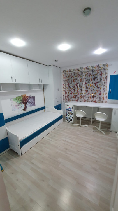 apartament 2 camere decomandate, situat  în zona CIRESICA