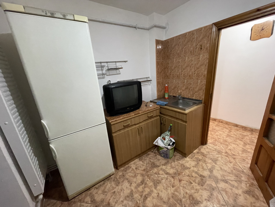  Apartament situat in zona CET