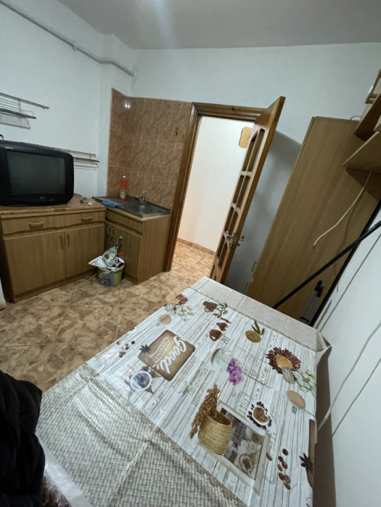  Apartament situat in zona CET
