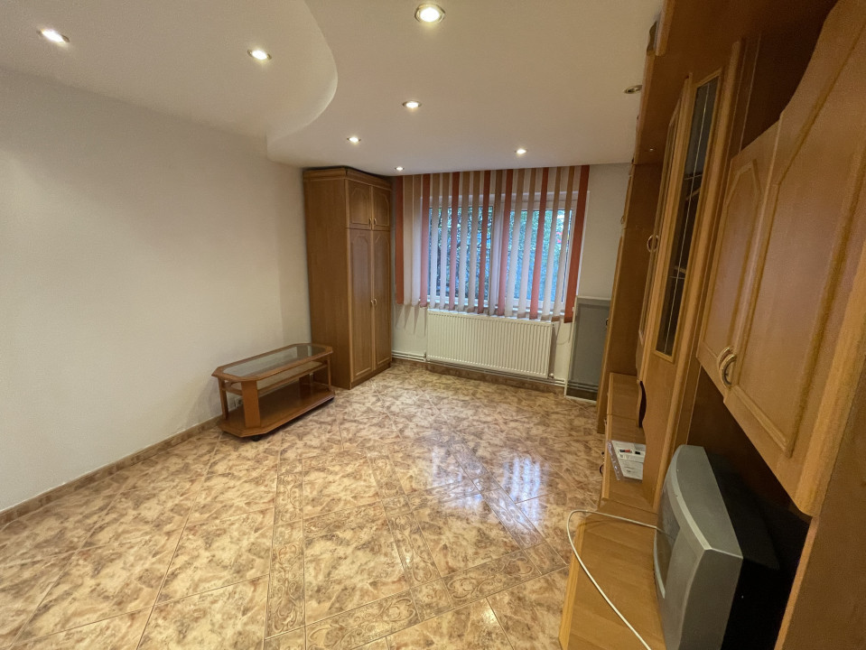  Apartament situat in zona CET