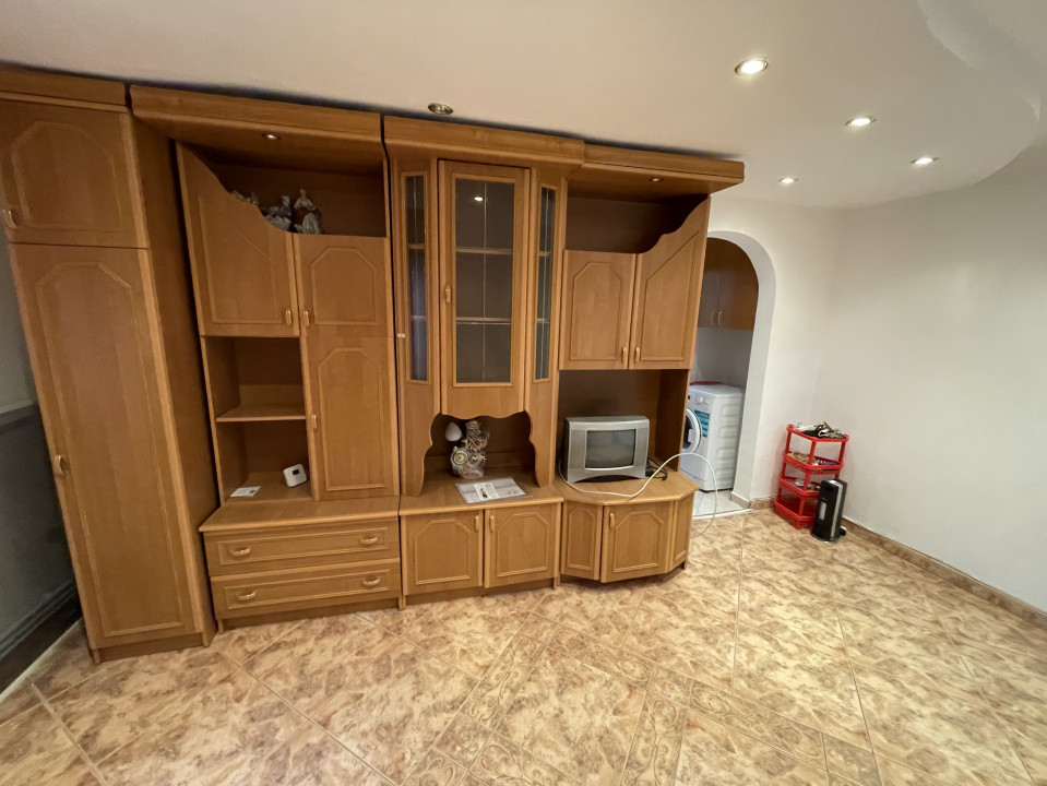  Apartament situat in zona CET