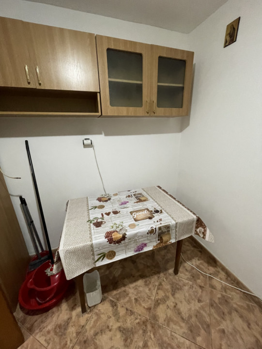  Apartament situat in zona CET