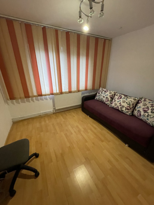  Apartament situat in zona CET