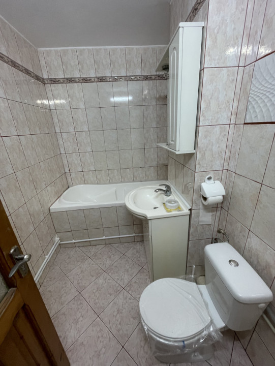  Apartament situat in zona CET