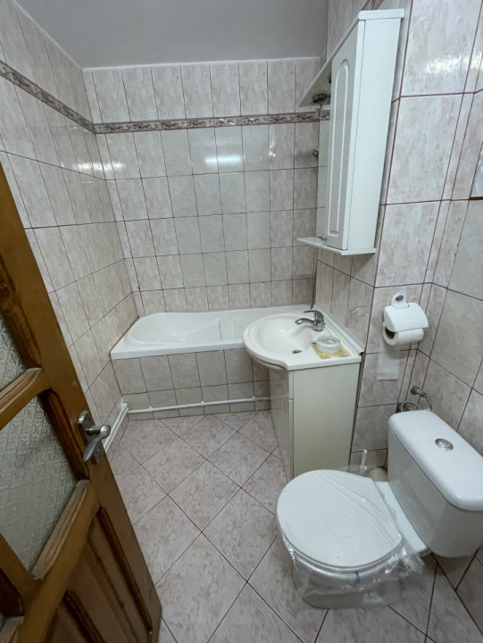 Apartament situat in zona CET