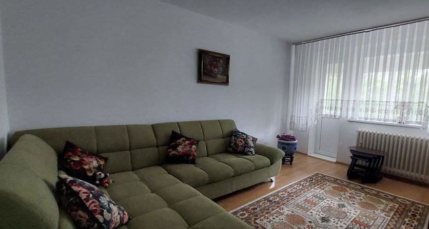 Apartament de inchiriat 3 camere in zona Brotacei