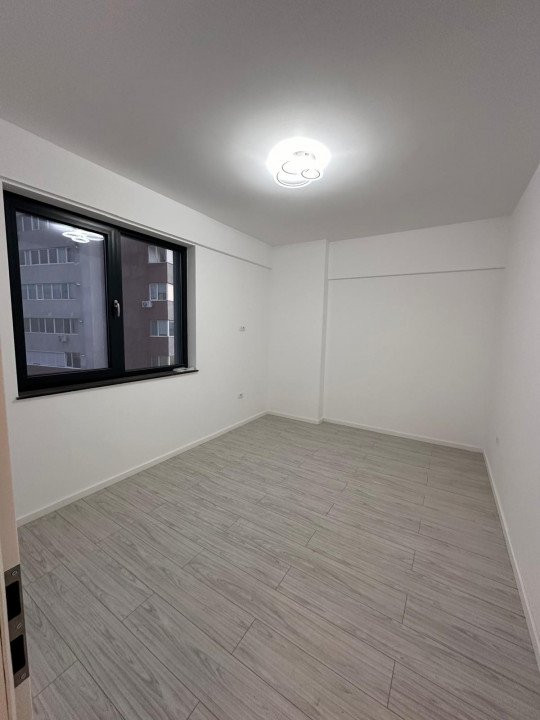  apartament cu 2 camere decomandate  în zona TOMIS NORD - VIVO, bloc 2022