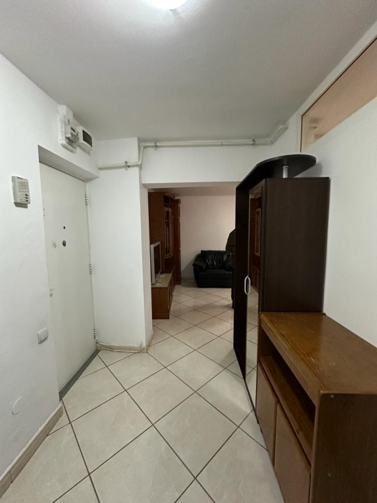 Apartament 2 camere in zona Dacia 