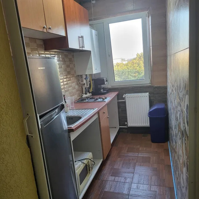 Apartament cu 3 camere semidecomandate in zona Tomis Nord