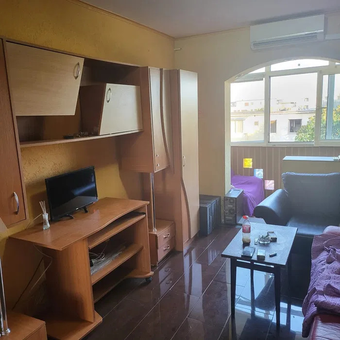 Apartament cu 3 camere semidecomandate in zona Tomis Nord