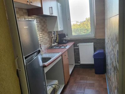 Apartament cu 3 camere semidecomandate in zona Tomis Nord