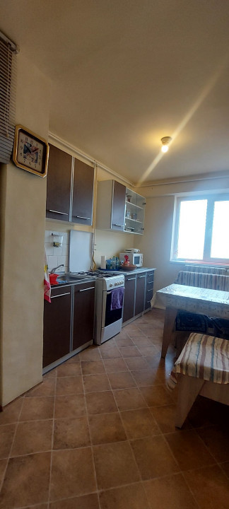 Apartament cu 3 camere decomandate in zona Tomis Nord.