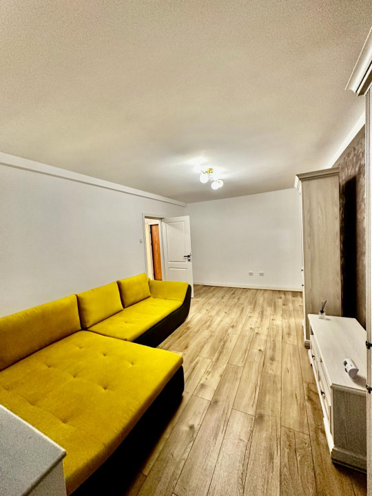Apartament 2 camere semidecomandate in zona CENTRU