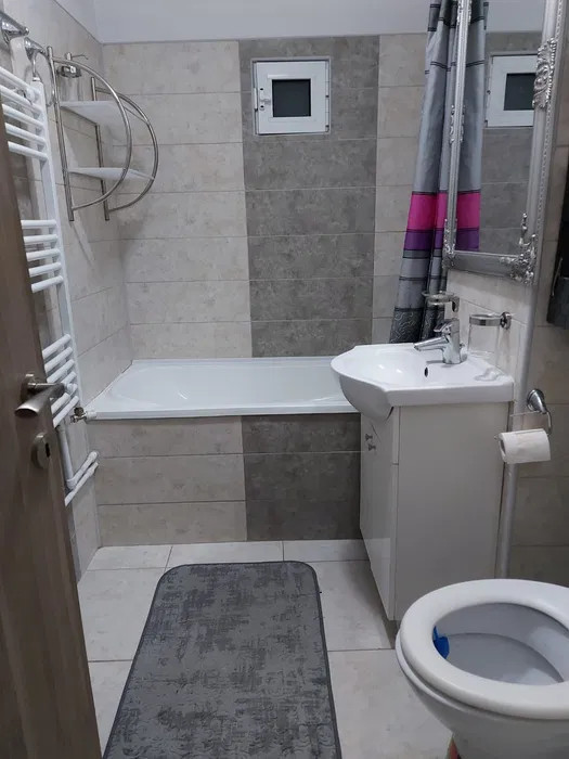 apartament cu  3 camere decomandate confort 0, in zona DACIA - TOMIS III 