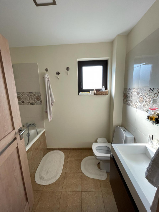 Apartament 3 camere decomandat situat in zona COMPOZITORI