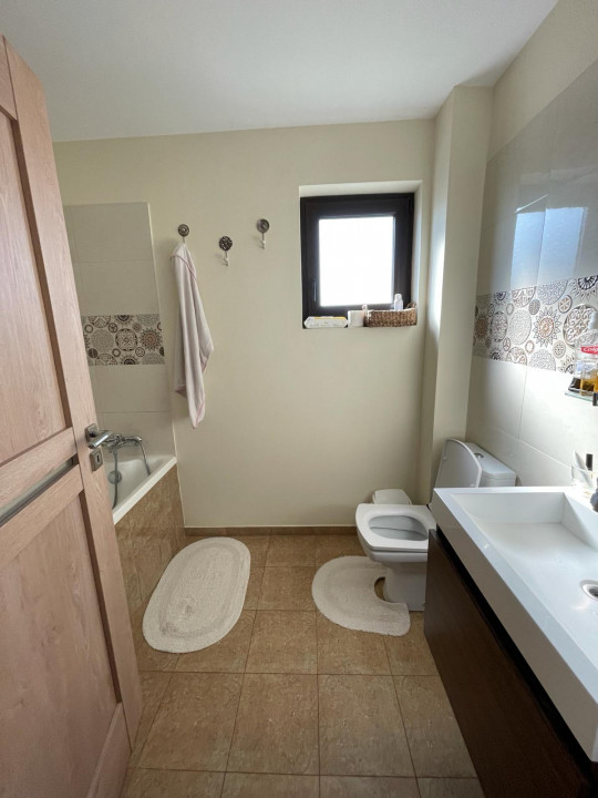 Apartament 3 camere decomandat situat in zona COMPOZITORI