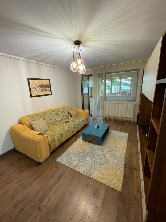 Apartament 3 camere decomandat situat in zona COMPOZITORI