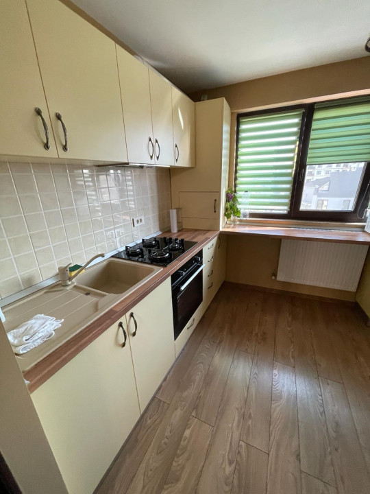 Apartament 3 camere decomandat situat in zona COMPOZITORI