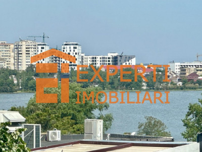 Apartament 4 camere transformat in 3 camere situat in zona Delfinariu Bl MAMAIA