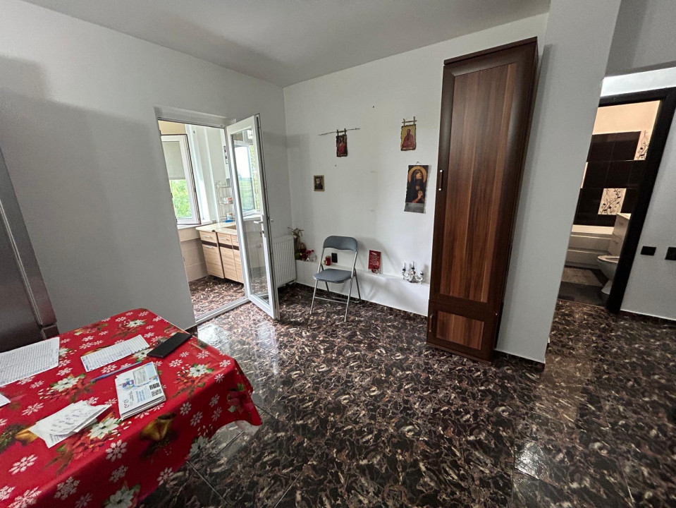 Apartament 2 camere decomandate, in zona CET