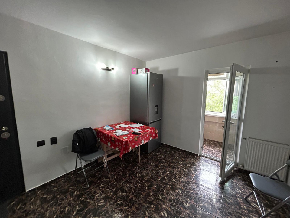 Apartament 2 camere decomandate, in zona CET