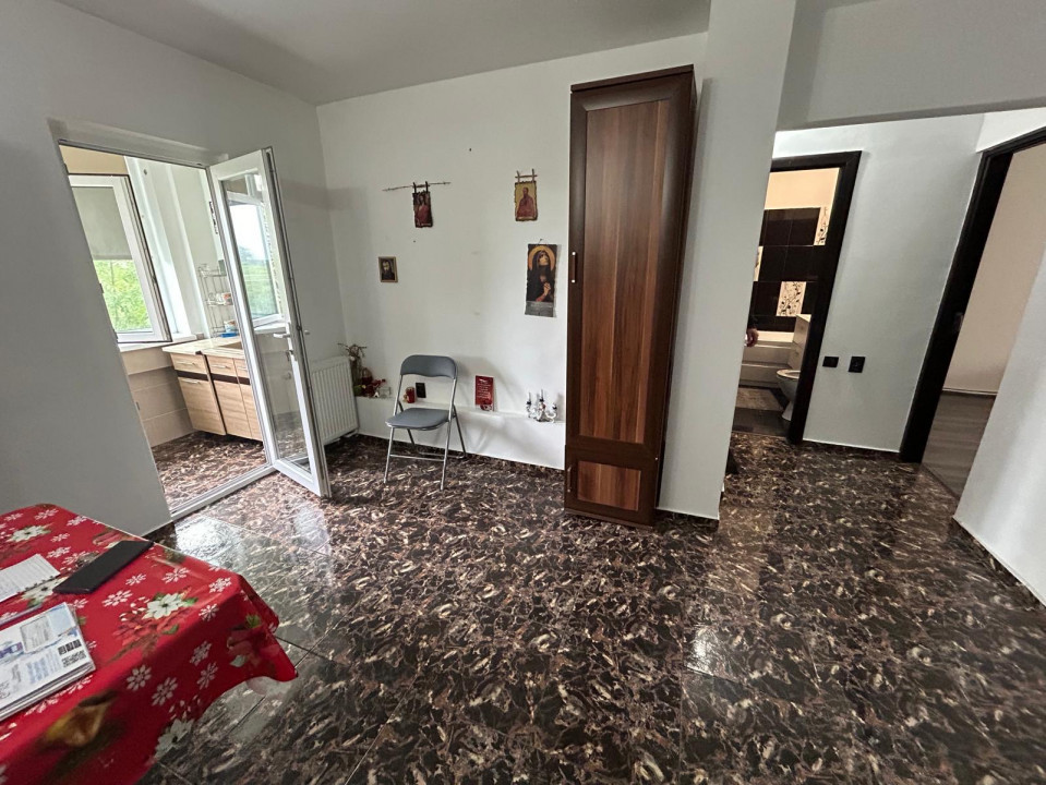 Apartament 2 camere decomandate, in zona CET