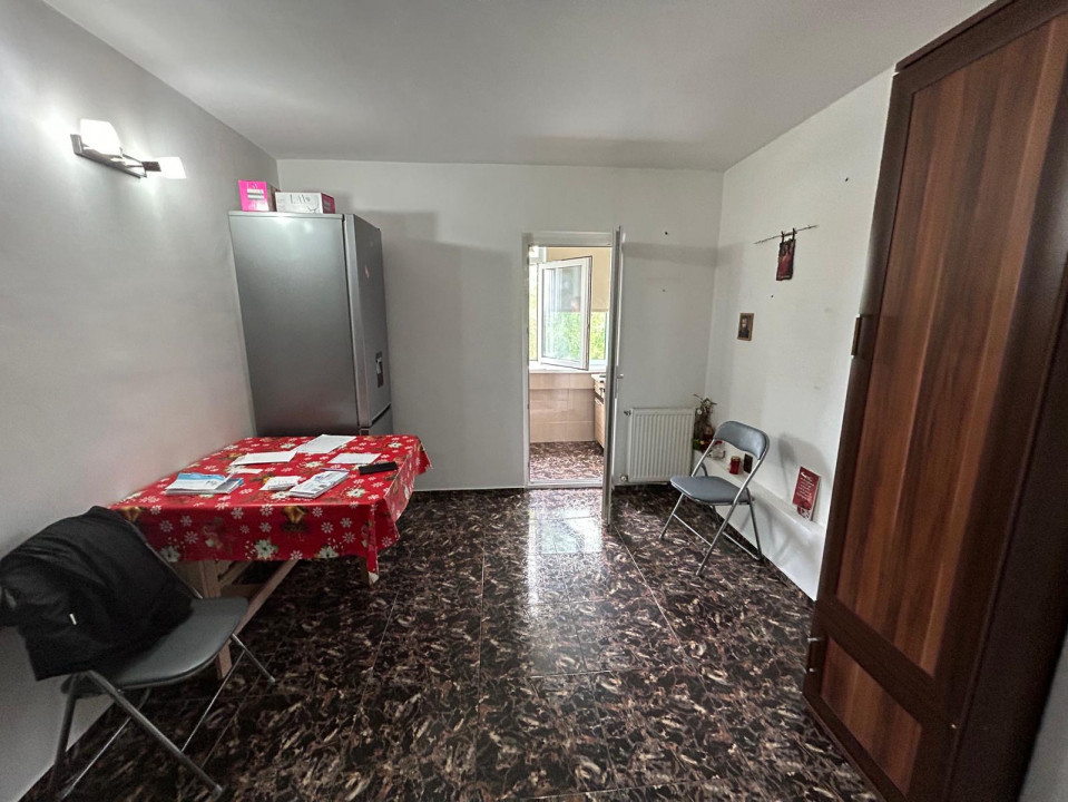 Apartament 2 camere decomandate, in zona CET