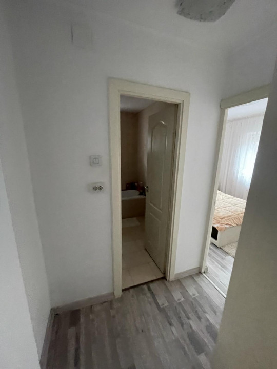 Apartament compus din 3 camere transformat in 4 camere in zona Inel I