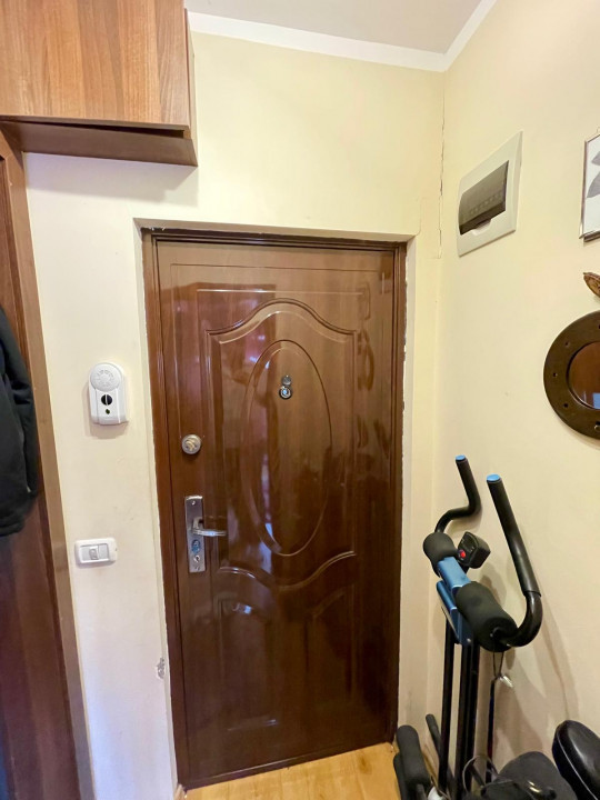 Apartament 3 camere situat in zona INEL I