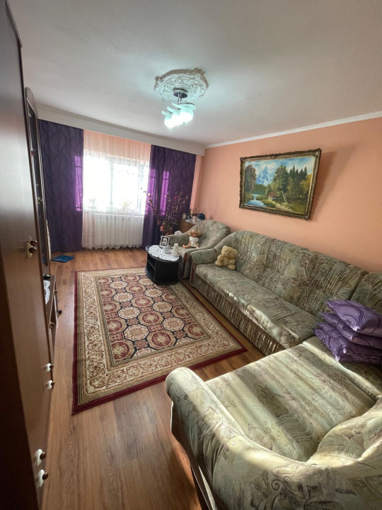 Apartament 2 camere, decomandat situat in zona GARA