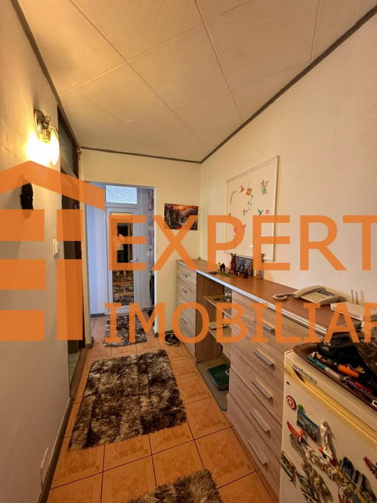 Apartament 3 camere decomandat situat in zona ANDA