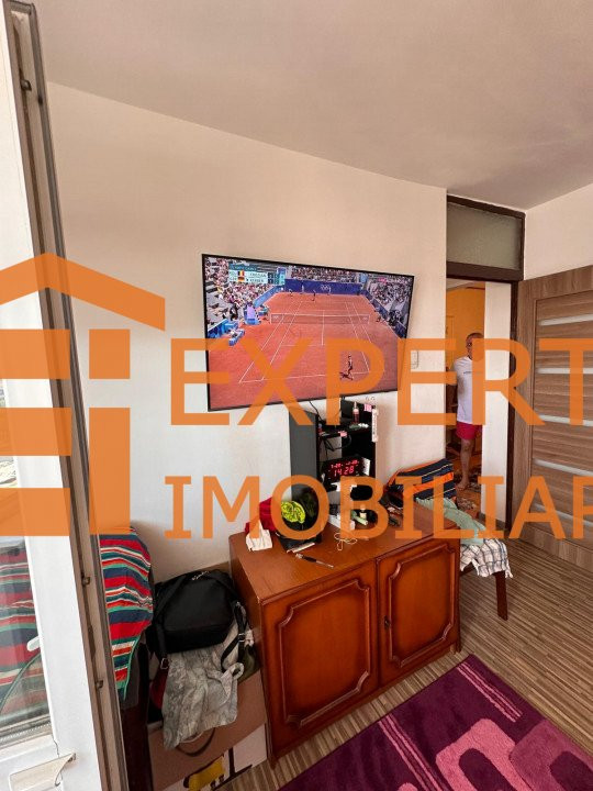 Apartament 3 camere decomandat situat in zona ANDA