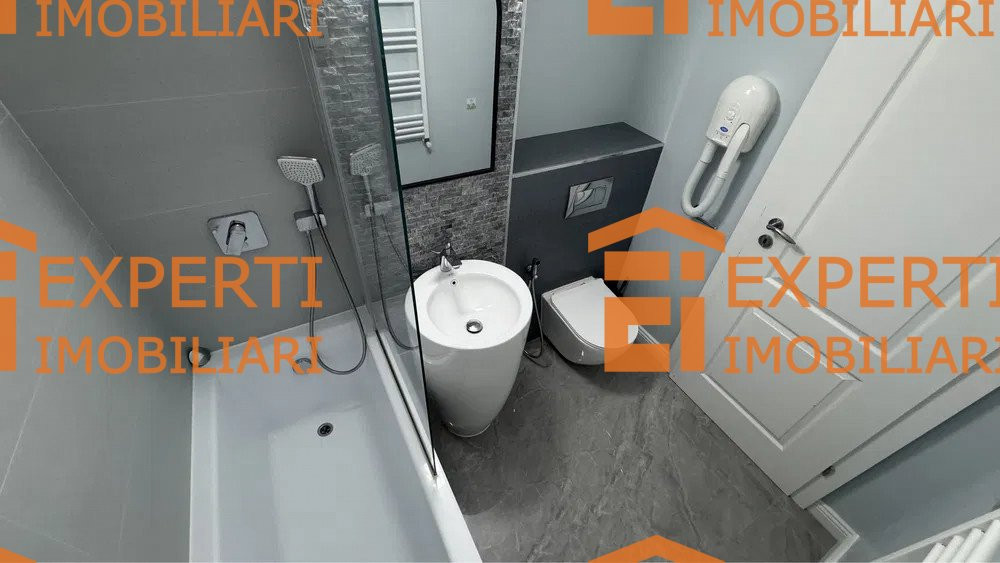 Apartament compus din 3 camere situat in zona FALEZA NORD