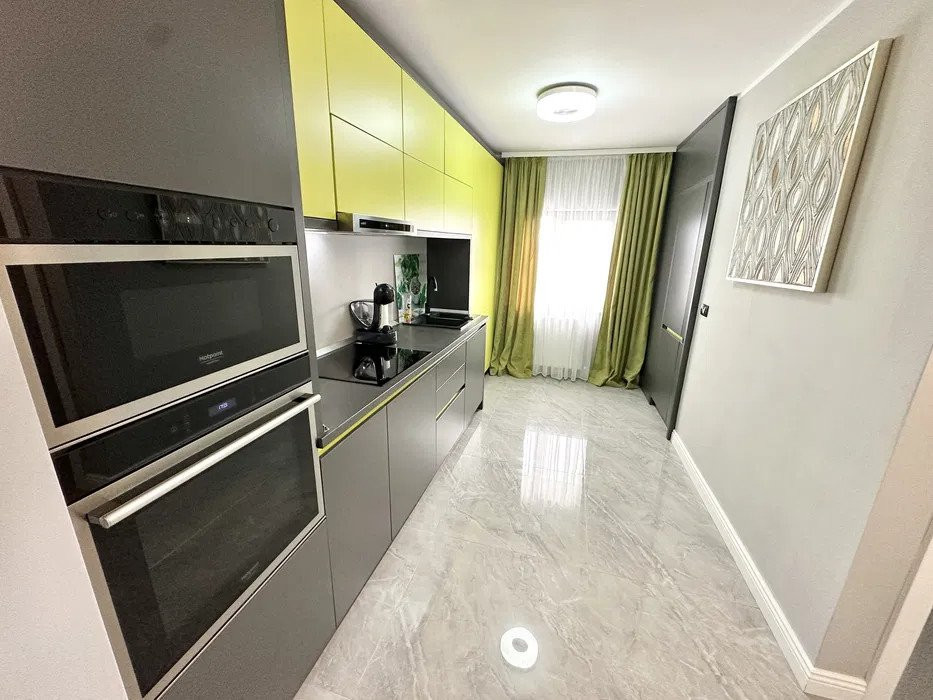 Apartament compus din 3 camere situat in zona FALEZA NORD